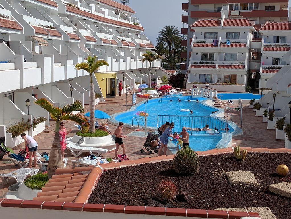 Apartamentos Las Floritas 플라야데라스아메리카스 외부 사진